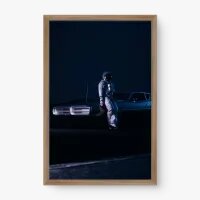 Quadro Decorativo Astronauta Urbano – Arte Surreal Noturna