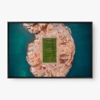 Quadro Decorativo Campo na Ilha – Arte Esportiva e Paisagem