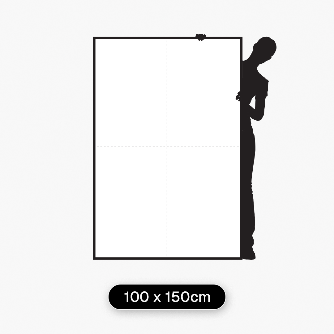 Guia de tamanhos com modelo de 1,60 m segurando quadro decorativo no tamanho 100 x 150 cm para referência de escala